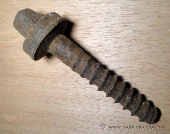 Nuevo: Antiguo tornillo de RENFE - Foto 3