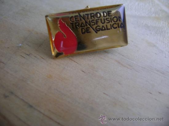 Nuevo: Pin con gota de sangre de Centro de Transfusi&oacute;ns de Galicia - Foto 1