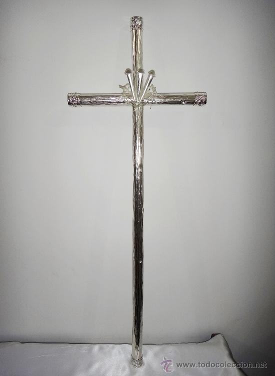 Nuevo: Hermosa Cruz de Ni&ntilde;o Jesus de la Pasion. Mide 68 cms. de alto por 23 de ancho.