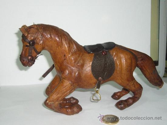 Nuevo: CABALLO FORRADO DE PIEL  CON ESTRIBOS DE BRONCE - Foto 2