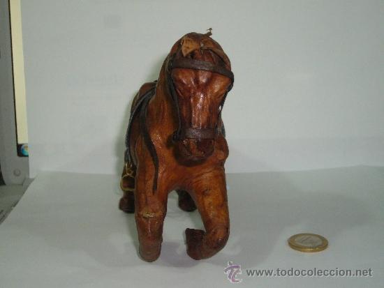 Nuevo: CABALLO FORRADO DE PIEL  CON ESTRIBOS DE BRONCE - Foto 3