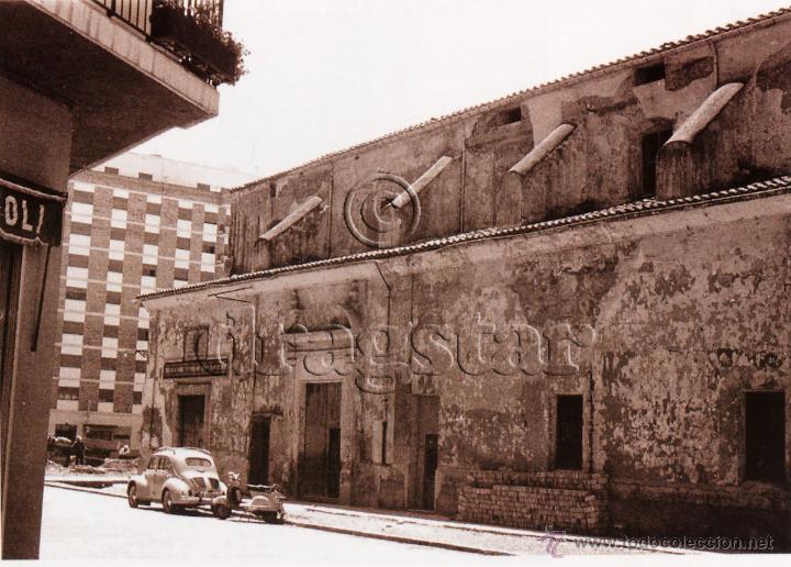 Nuevo: ANTIGUO CUARTEL DE SAN FRANCISCO Y CUERPO DE GUARDIA ANTES DE SU DERRIBO A&Ntilde;OS 60 (VESPA APARCADA)