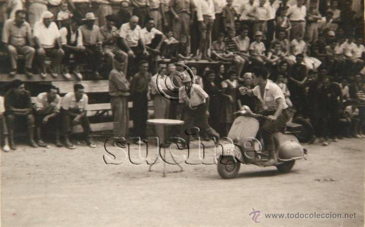 Nuevo: FOTOGRAFIA DE UN JOVEN CON VESPA