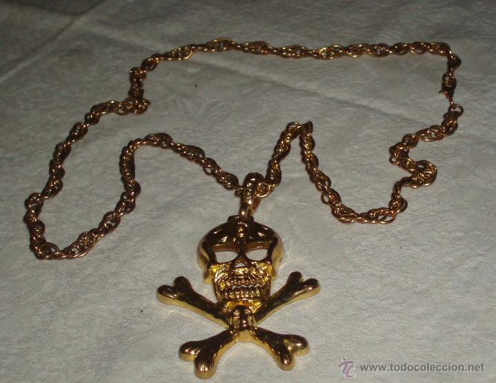Nuevo: colgante dorado con una calavera de 6 cms y medio
