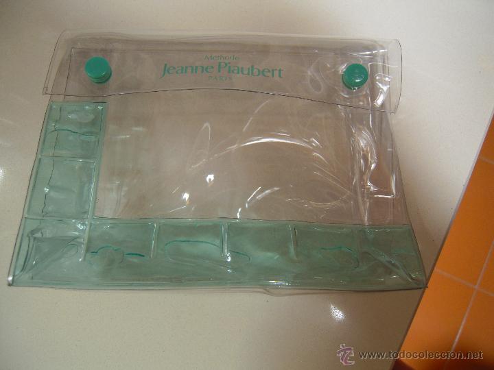 Nuevo: Peque&ntilde;o neceser de pl&aacute;stico - Foto 1