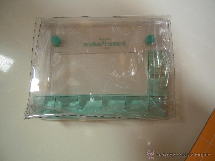 Nuevo: Peque&ntilde;o neceser de pl&aacute;stico - Foto 2
