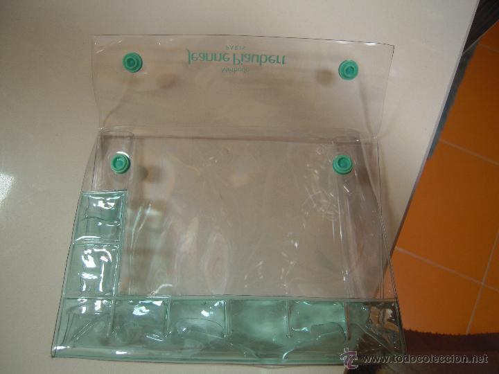 Nuevo: Peque&ntilde;o neceser de pl&aacute;stico - Foto 3