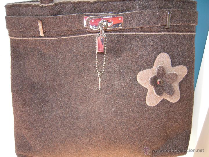 Nuevo: Bolso r&iacute;gido de fieltro - Foto 2