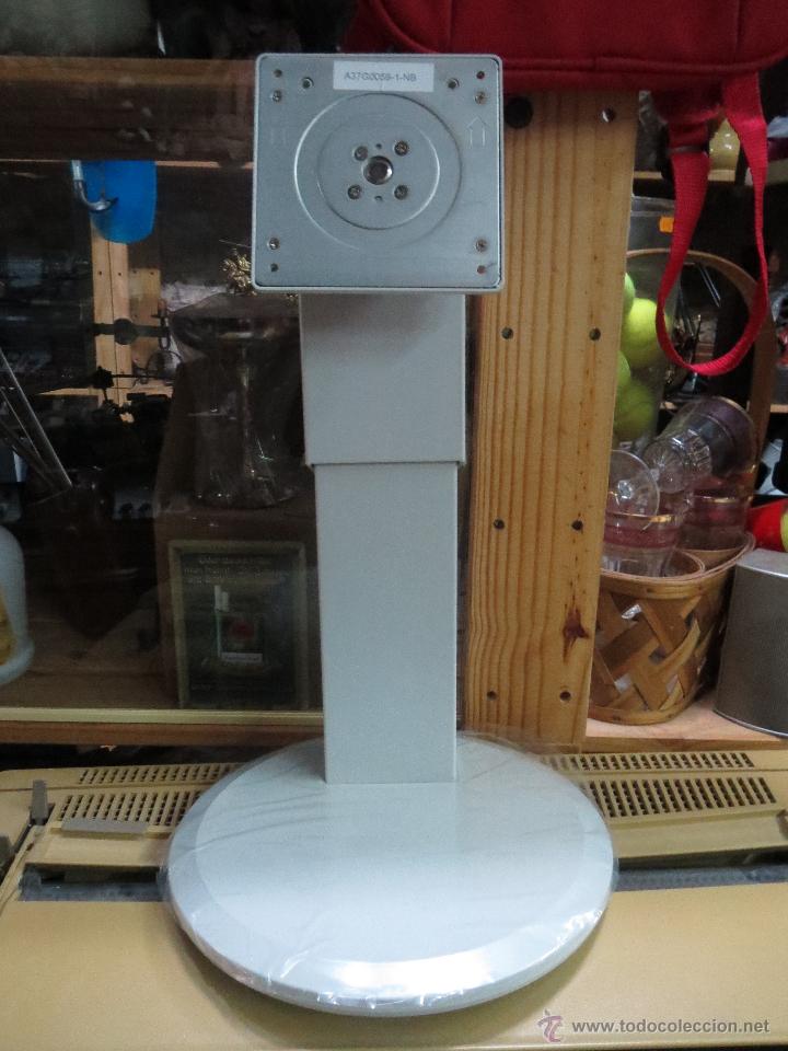 Nuovo: SOPORTE MONITOR PLANO GIRATORIO,NUEVO PRECINTADO.