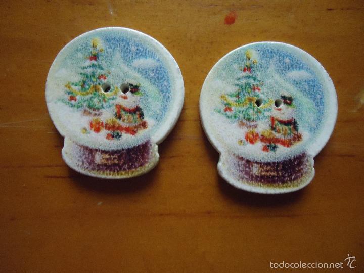 Novo: boton - pareja de botones infantiles - navidad escena navide&ntilde;a de bola de cristal y nieve