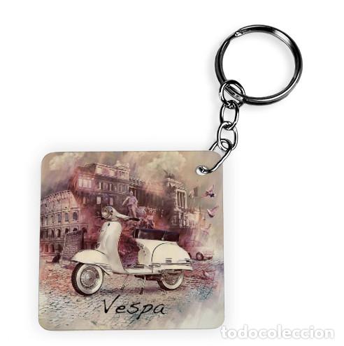 Nuevo: Llavero Cuadrado con vespa vintage