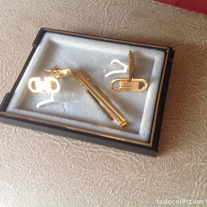 Nuevo: CONJUNTO GEMELOS Y PISACORBATAS.ORO 18 K. - Foto 2