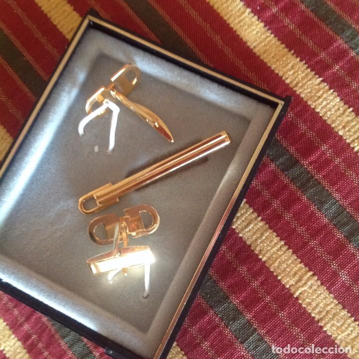 Nuevo: CONJUNTO GEMELOS Y PISACORBATAS.ORO 18 K. - Foto 4