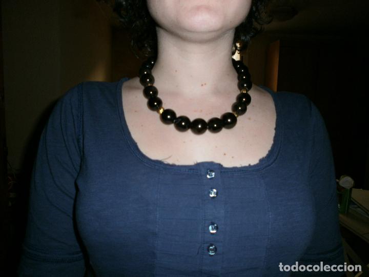 Nuevo: Collar de &oacute;nix negro y cuentas doradas - Foto 2
