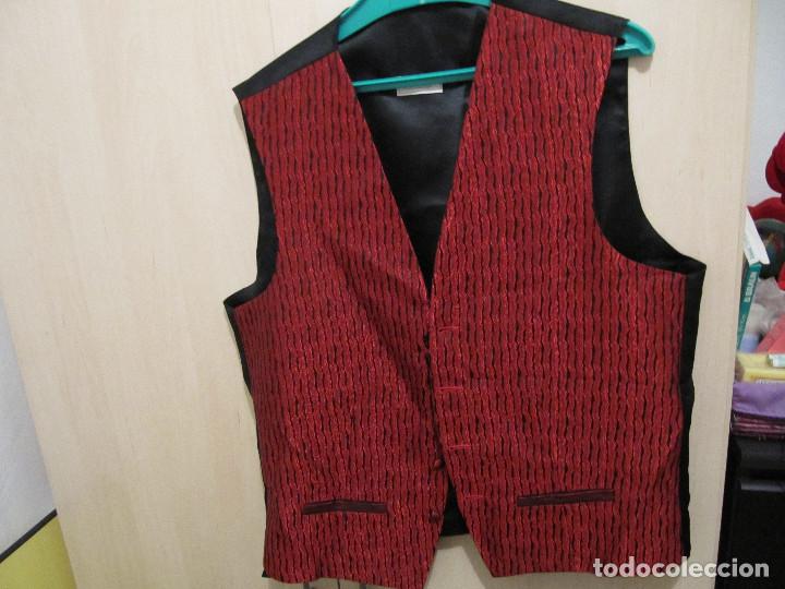 Nuevo: CHALECO DE CEREMONIA ROJO CON ETIQUETA LINEY - Foto 1