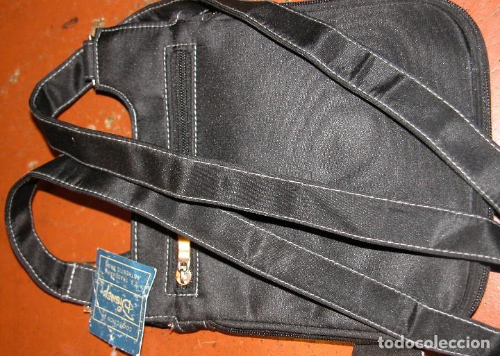 Nuevo: BOLSO MICKEY CON CIERRE DE CREMALLERA. NUEVO. - Foto 2