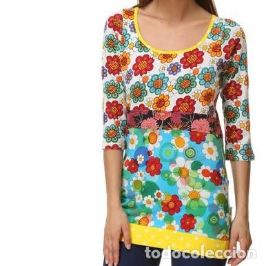 Nuevo: Camiseta margaritas multicolor talla M - Foto 1