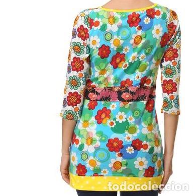 Nuevo: Camiseta margaritas multicolor talla M - Foto 2