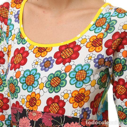 Nuevo: Camiseta margaritas multicolor talla M - Foto 3