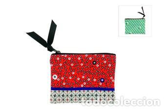 Nuevo: Bolsito de mano-neceser flores multicolor - Foto 1