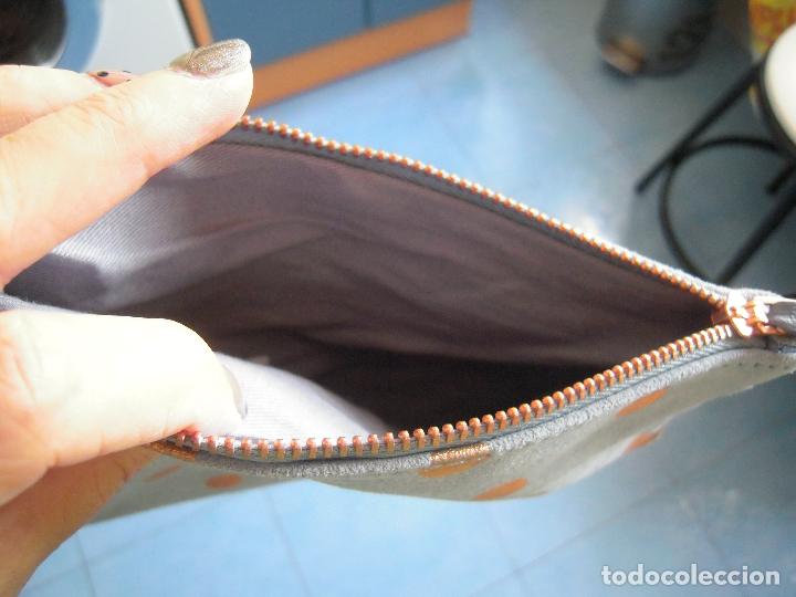Nuevo: Neceser azul con topos dorados - Foto 2