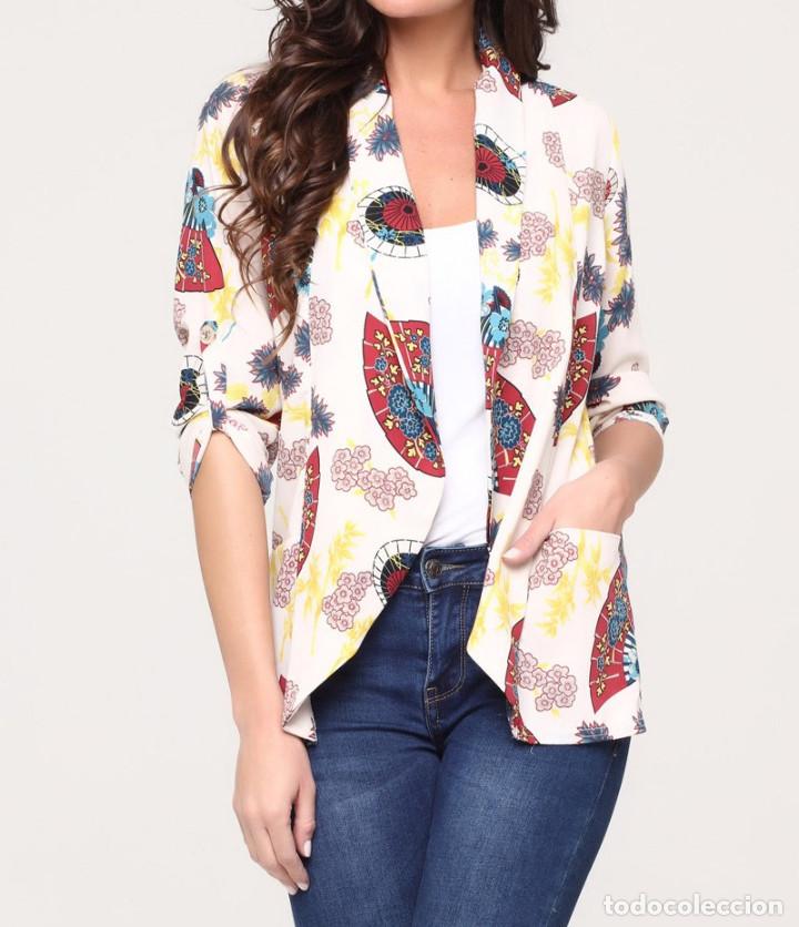 Nuevo: Chaqueta blanca estampada - Foto 1