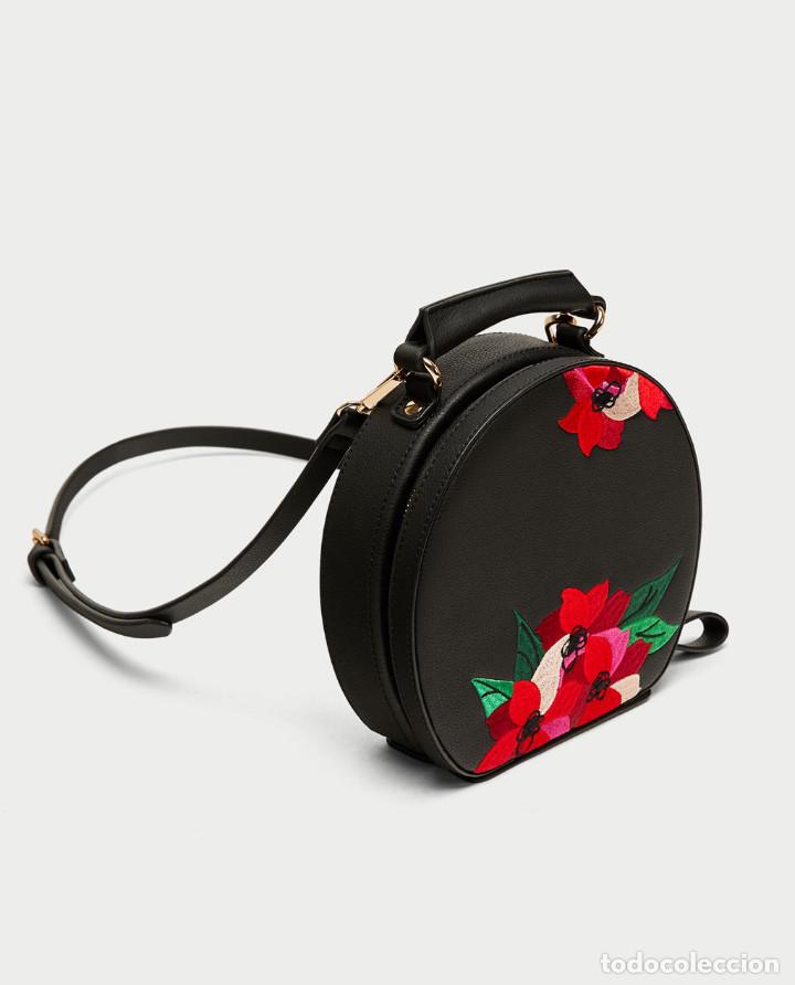 Nuevo: Bolso ovalado bordados - Foto 1