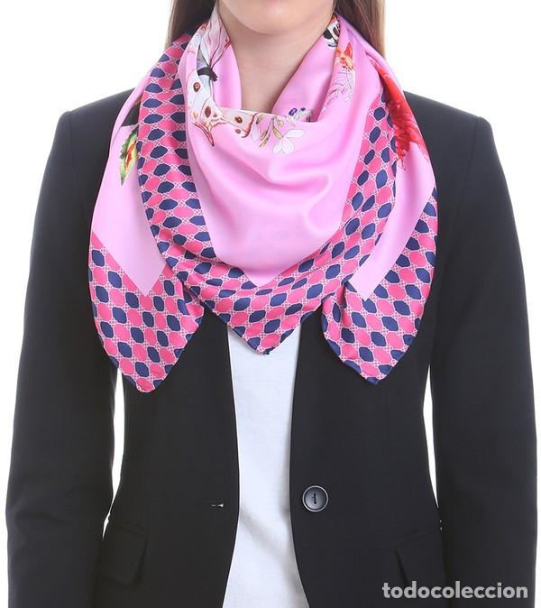 Nuevo: Pa&ntilde;uelo estampado mariposas y flores - Foto 3
