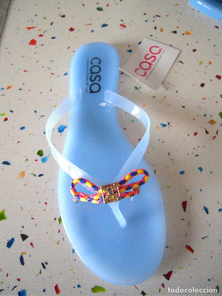 Nuevo: Chancleta azul lazo multicolor talla 41 - Foto 2