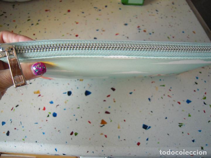 Nuevo: Clutch azul estampado playa - Foto 3