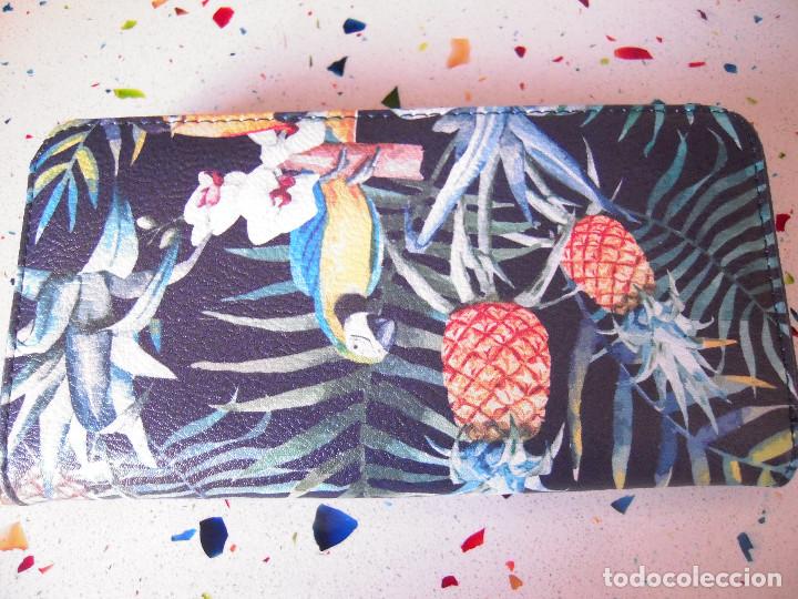 Nuevo: Cartera estampado tropical - Foto 3