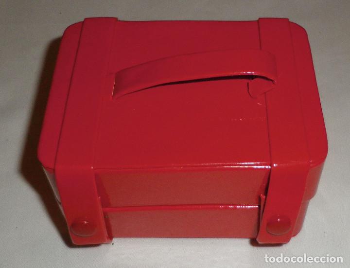 Nuevo: caja baul color rojo de loreal  Paris  nuevo - Foto 1