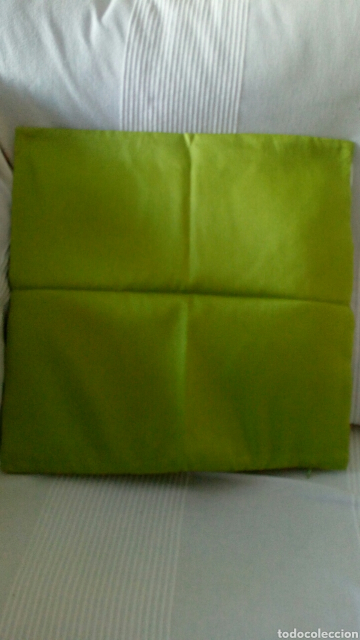 Nuevo: Dos fundas de seda color verde pistacho. - Foto 1