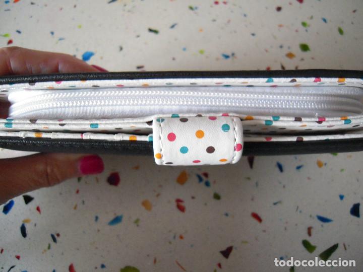 Nuevo: Cartera negra y topos - Foto 4