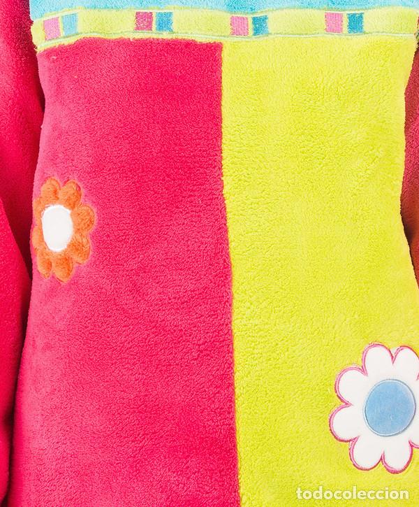 Nuevo: Pijama multicolor flores talla M - Foto 3