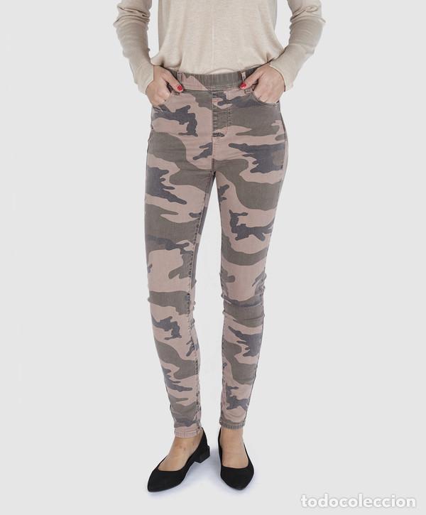 Nuevo: Jegging camuflaje talla 38 - Foto 1