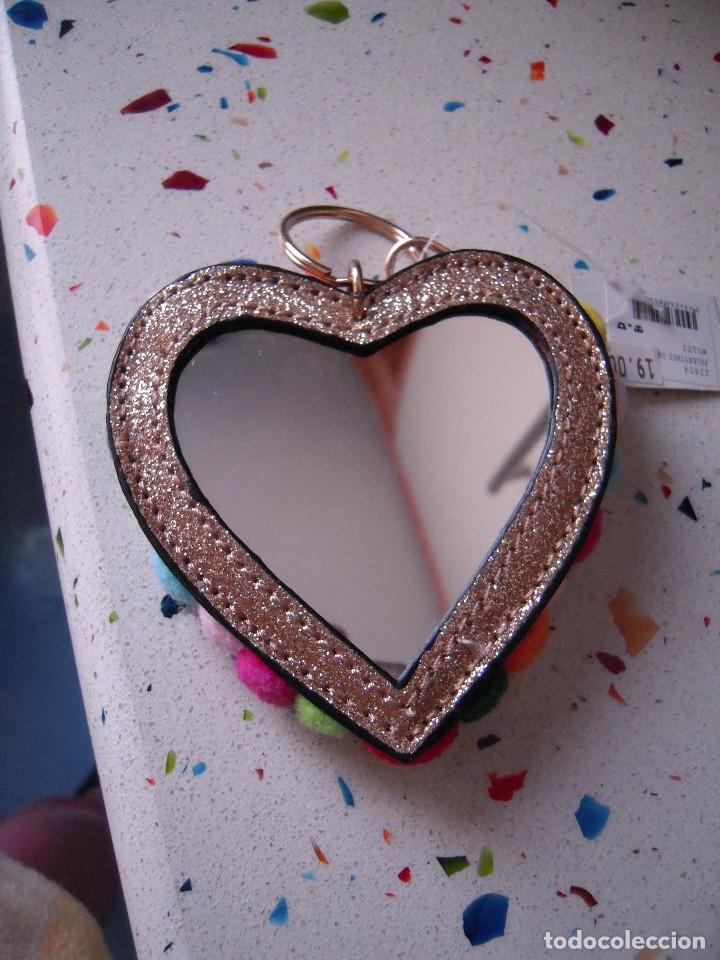 Nuevo: Llavero coraz&oacute;n pompones multicolores - Foto 3