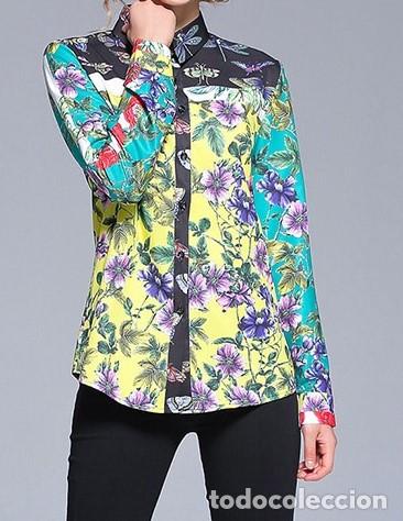 Nuevo: Camisa multicolor flores y mariposas talla M - Foto 1