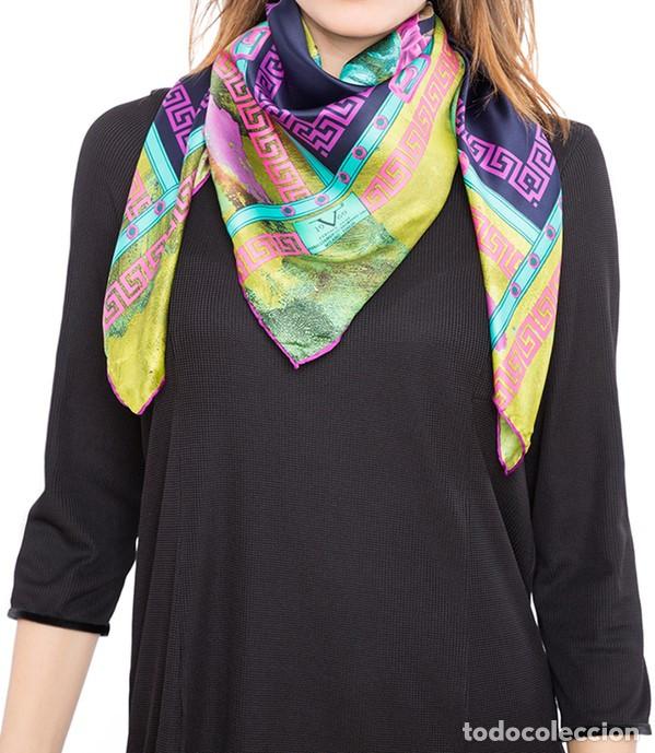 Nuevo: Pa&ntilde;uelo cuello multicolor ramo rosas - Foto 2