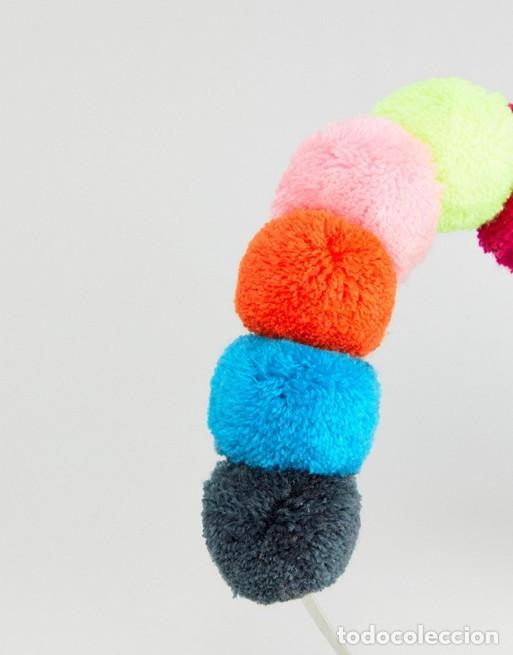 Nuevo: Diadema con pompones multicolores - Foto 2
