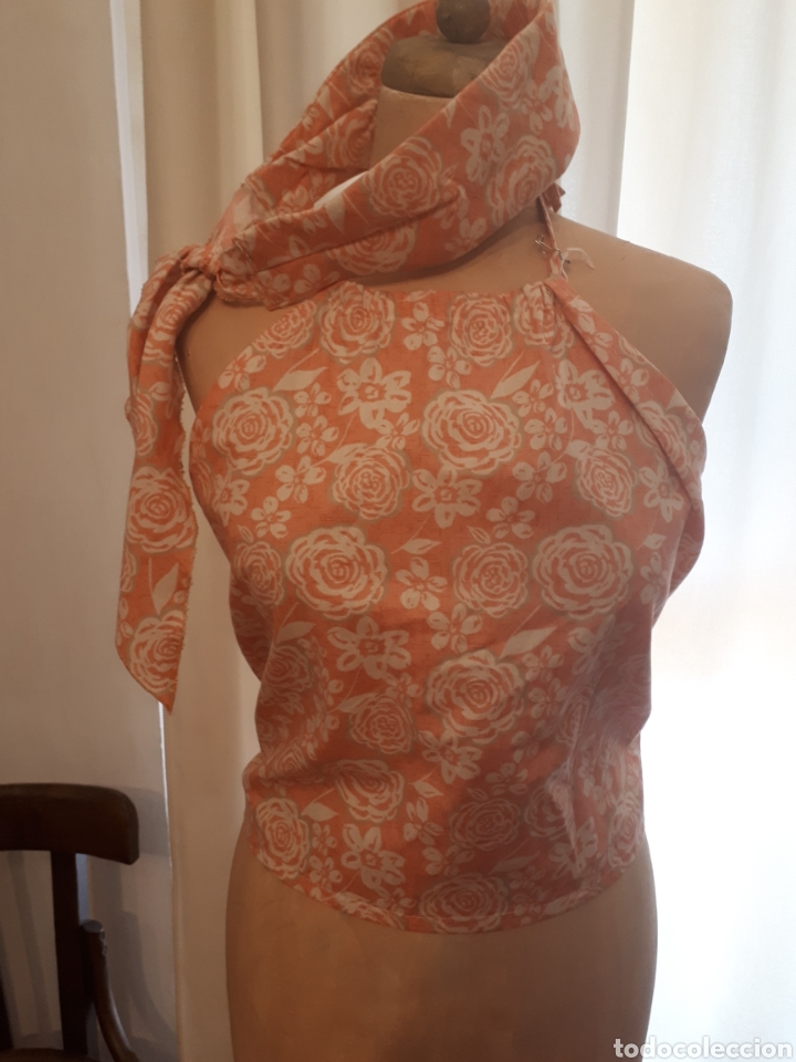 Neu: Top espalda descubierta + banda cabello a conjunto estampado salm&oacute;n