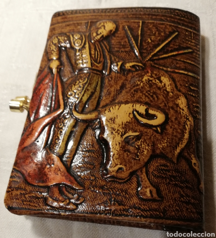 Nuevo: Cartera monedero de cuero repujado, nuevo