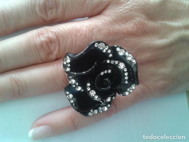 Nuevo: Anillo con forma de flor - Foto 1