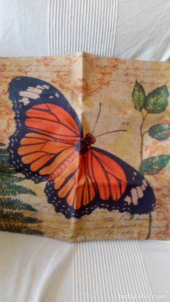 Nuevo: Funda de algodon y lino 45x45 mariposa. - Foto 1