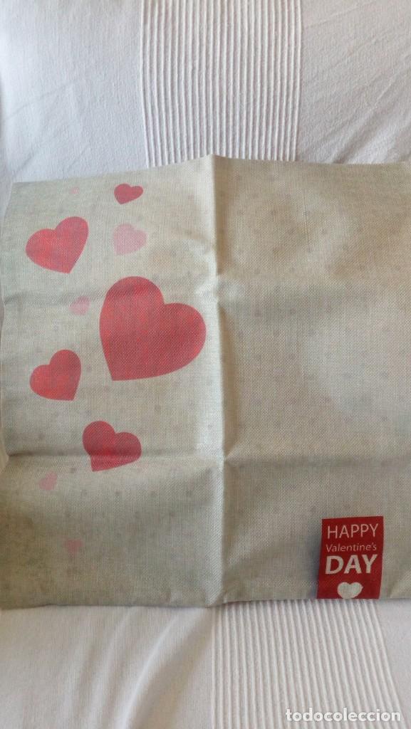 Nuevo: Funda para cojin de lino y algodon dibujo corazones. - Foto 1