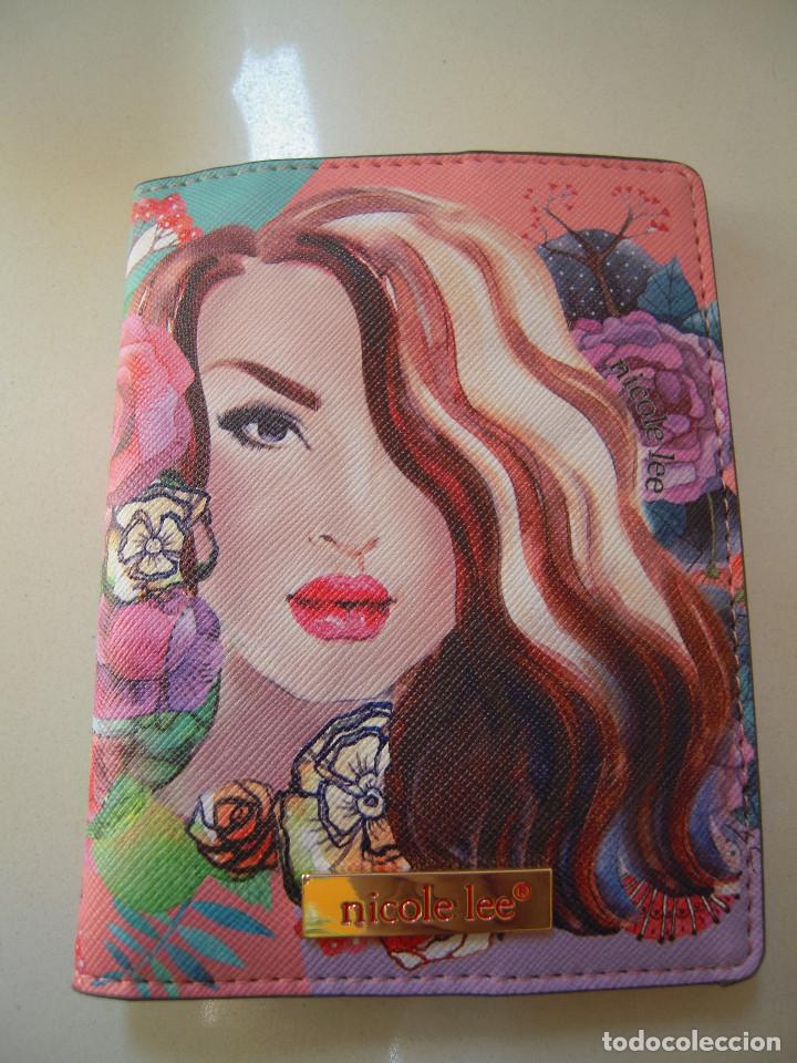 Nuevo: Funda pasaporte estampado multicolor - Foto 1
