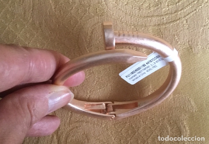Nuevo: PULSERA DE METAL ORO ROSA CON FORMA DE CLAVO - Foto 2