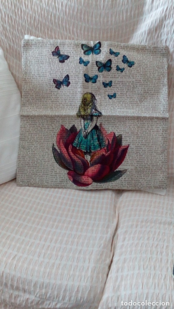 Nuevo: Dos fundas de lino y algodon 45x45 dibujo mariposas. - Foto 1