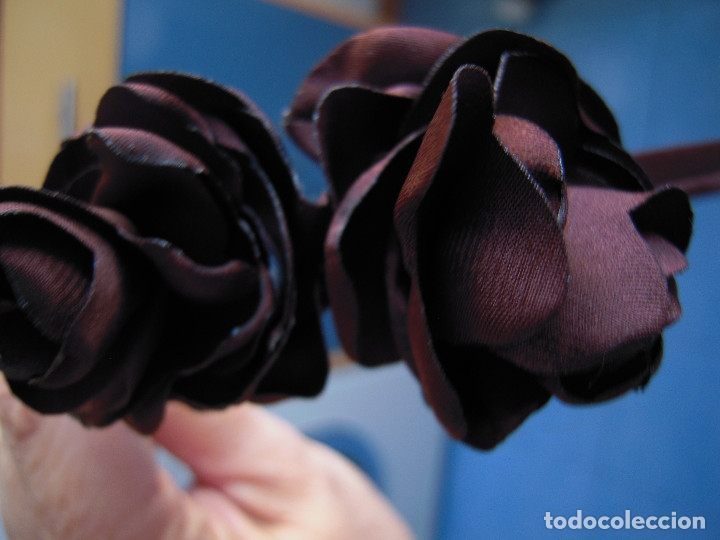 Nuevo: Diadema marr&oacute;n dos rosas - Foto 4