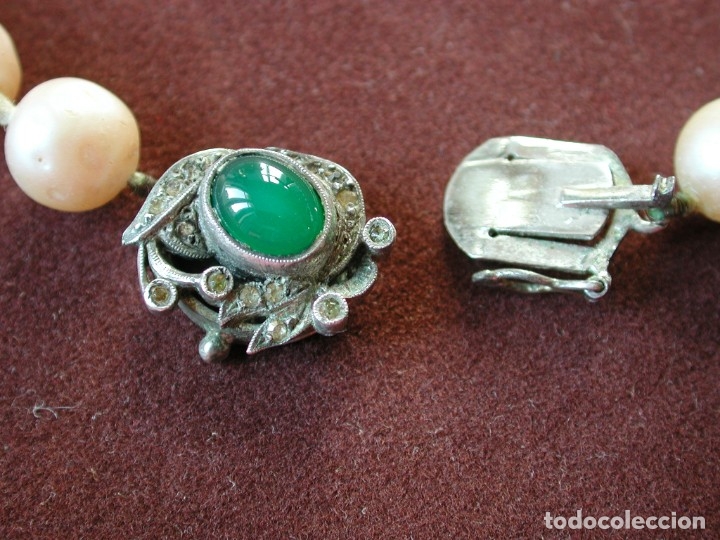 Nuevo: COLLAR DE PERLAS CON CIERRE PLATEADO Y PIEDRA VERDE - Foto 2